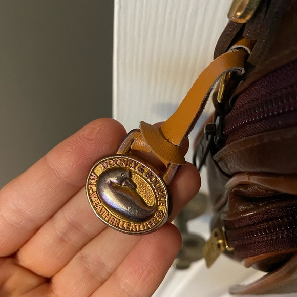 Dooney and Bourke Satchel bag - Picture 4 of 5